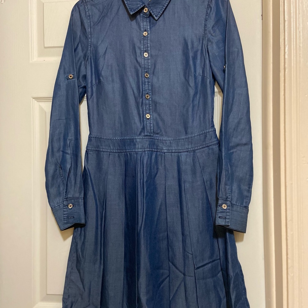 Tommy Hilfiger Aline Empire waist pleated jean like dress with silver buttons.